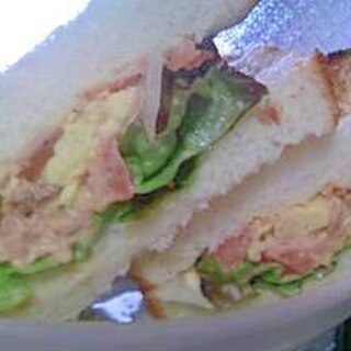 ツナとスクランブルエッグのサンドイッチ
